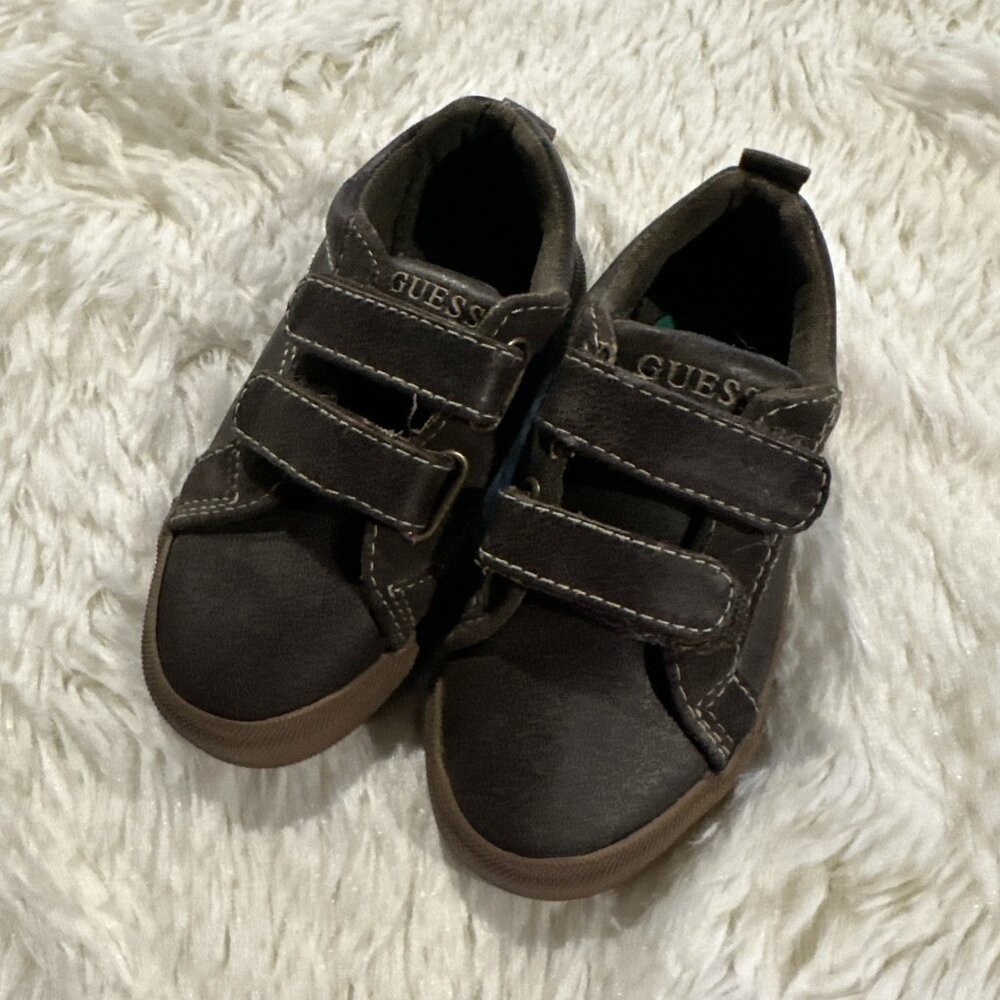 Guess toddler hook and loop shoes 8 NWOT brown designer